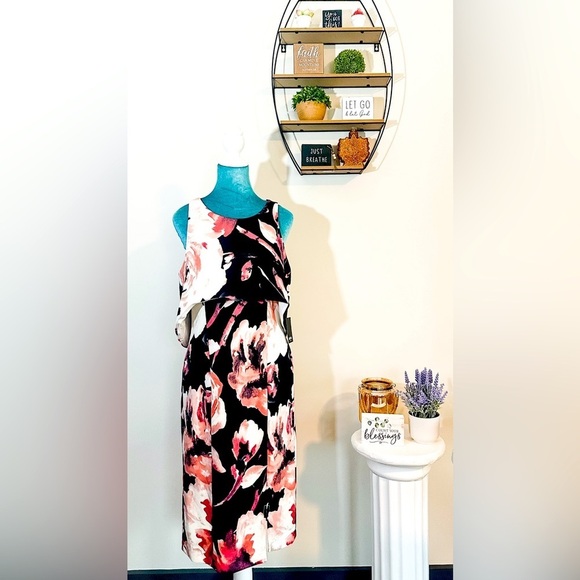 Floral Patterned Marina Dress Size 8: Perfect for Effortless Style and Grace - Picture 1 of 14